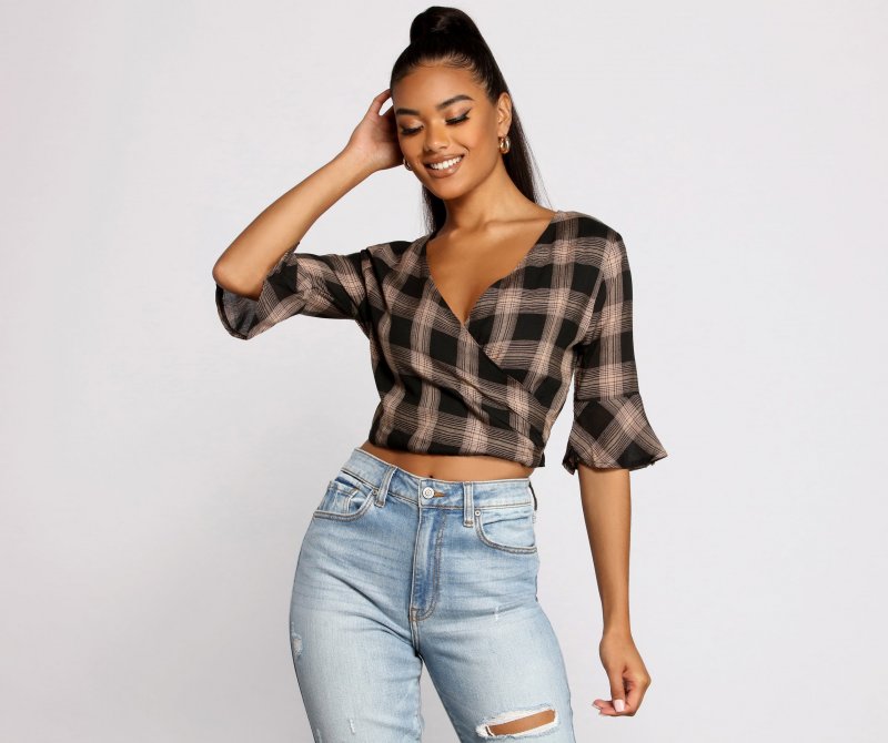 TableClothsUs Pretty In Plaid Crop Top