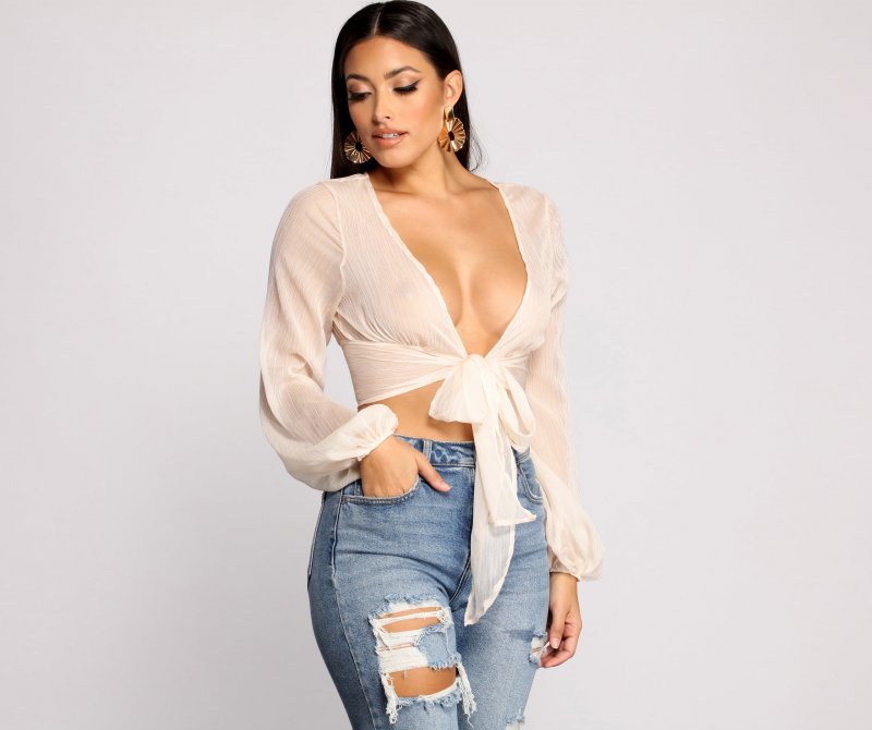 TableClothsUs So Chic Tie Front Long Sleeve Crop Top