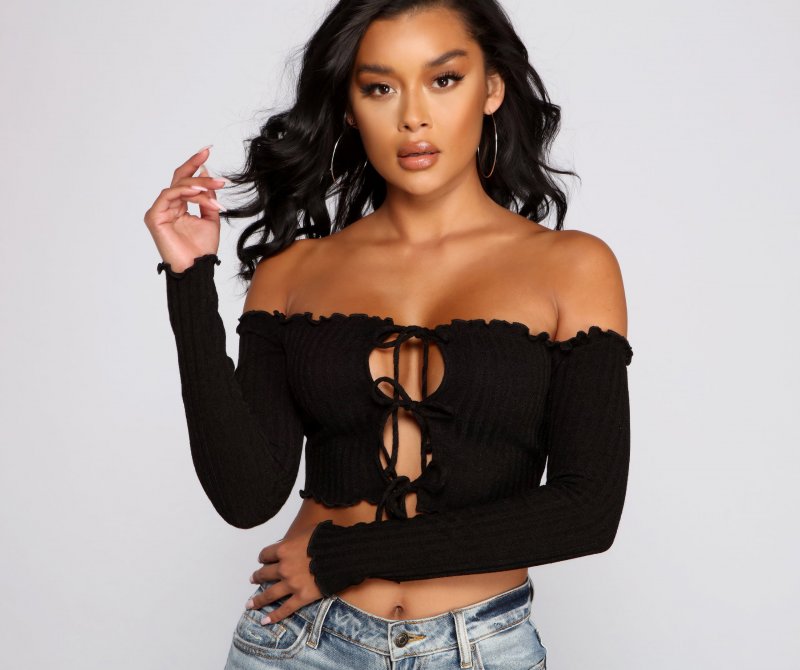 TableClothsUs She's So Trendy Off The Shoulder Crop Top