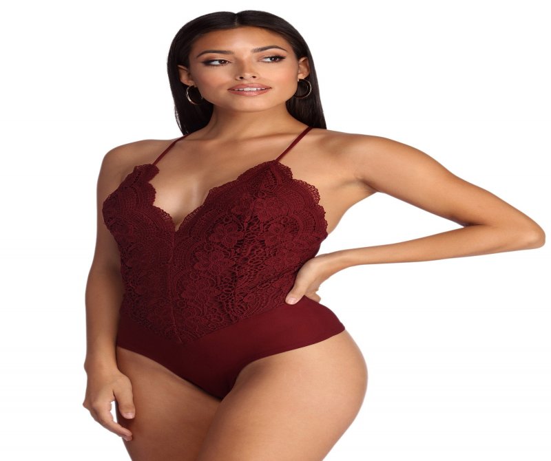 TableClothsUs Scalloped Lace Bodysuit