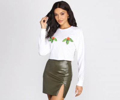 TableClothsUs Mistletoe Graphic Tee