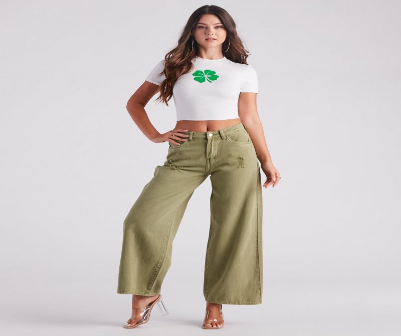 TableClothsUs Lucky Day Shamrock Cropped Graphic Tee