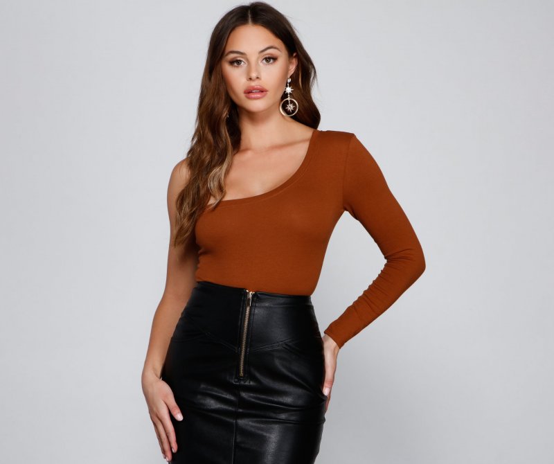 TableClothsUs A Trendy Vibe One-Shoulder Bodysuit