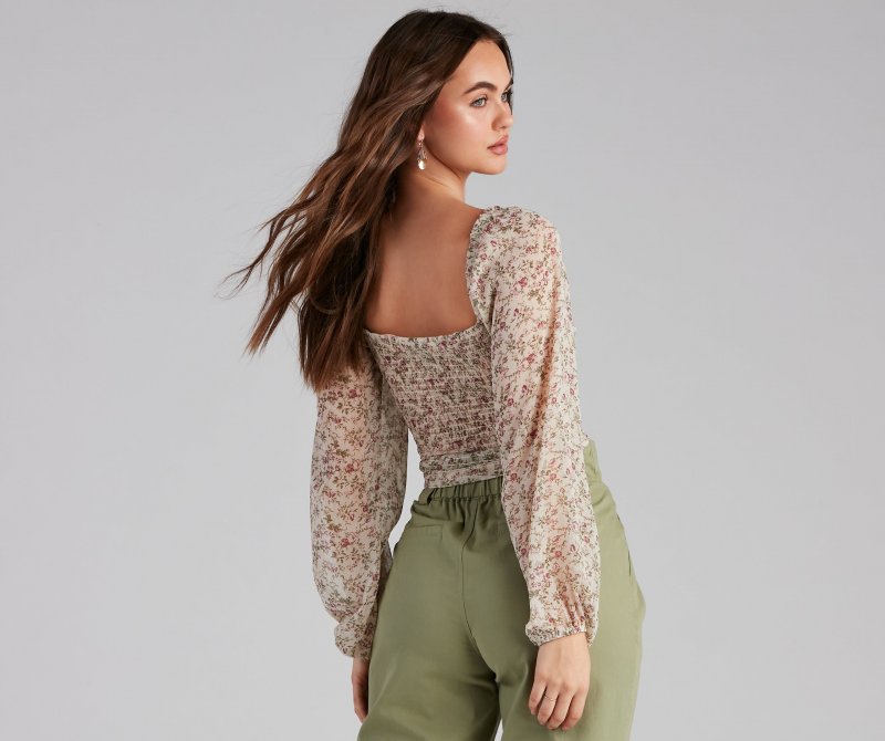 TableClothsUs Femme Floral Chiffon Sweetheart Top