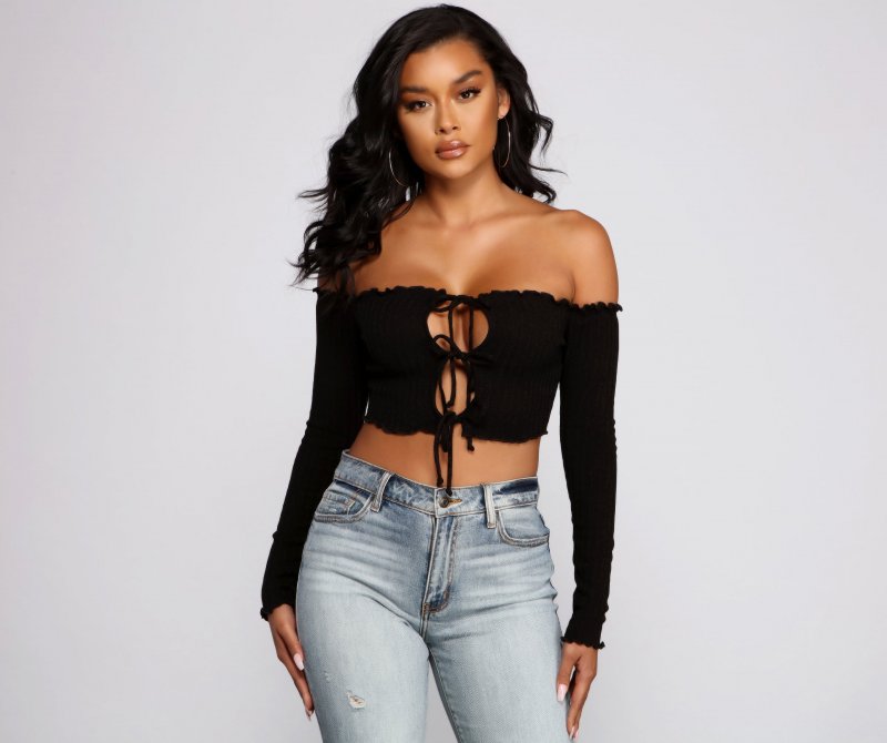 TableClothsUs She's So Trendy Off The Shoulder Crop Top