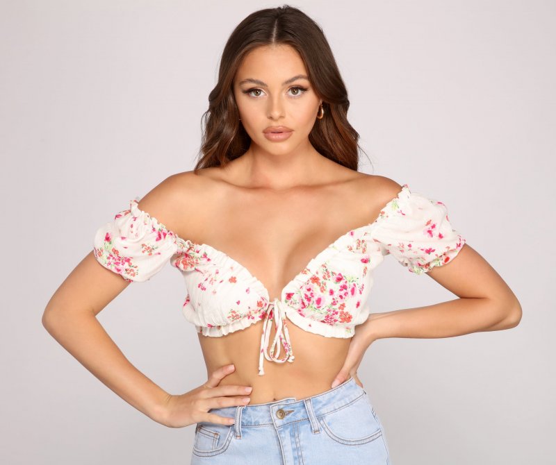 TableClothsUs Flower Power Tie-Front Crop Top