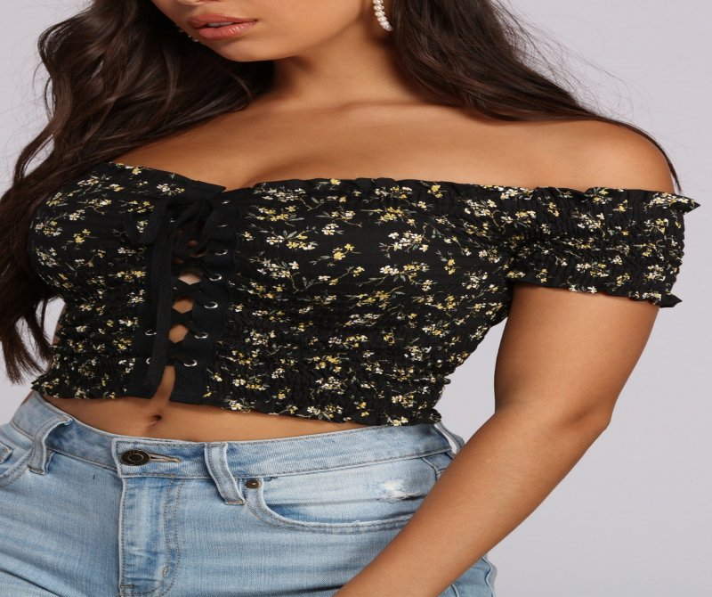 TableClothsUs Floral Daze Crop Top