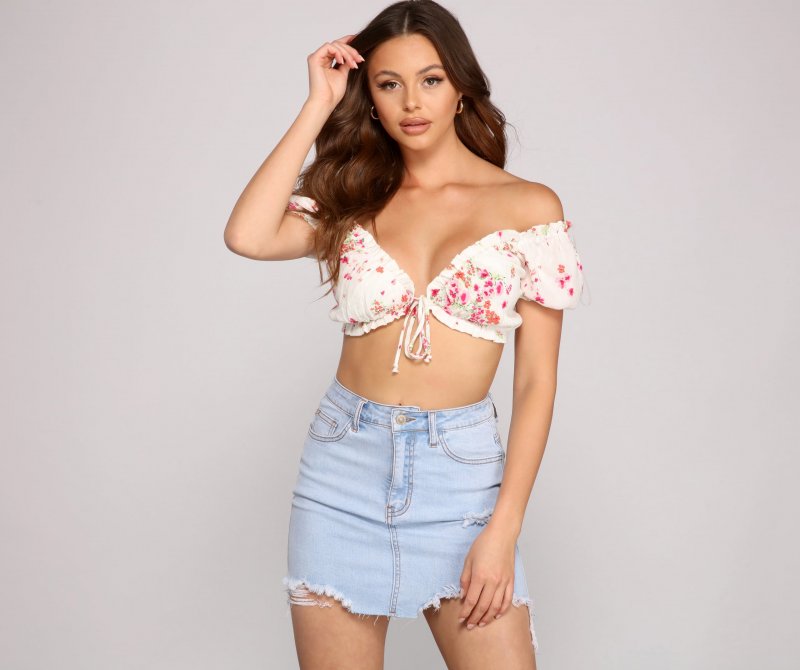 TableClothsUs Flower Power Tie-Front Crop Top