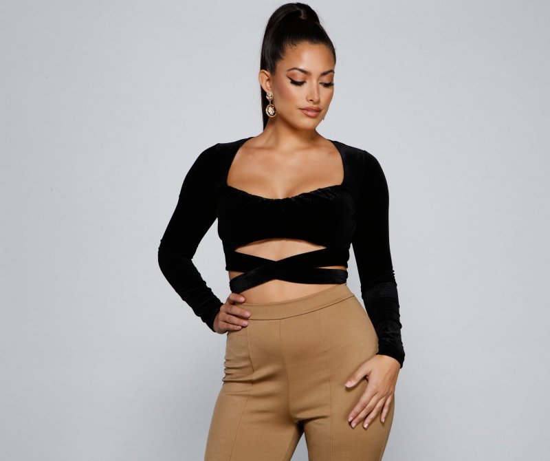 TableClothsUs A Trendy Look Velvet Crop Top