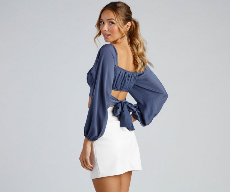 TableClothsUs Effortlessly Pretty Cropped Blouse