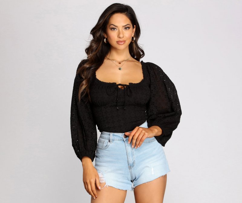 TableClothsUs Effortless Eyelet Detail Crop Top