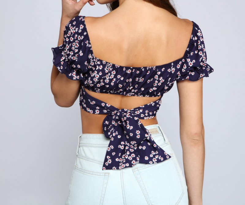 TableClothsUs So Fab Ditsy Floral Crop Top