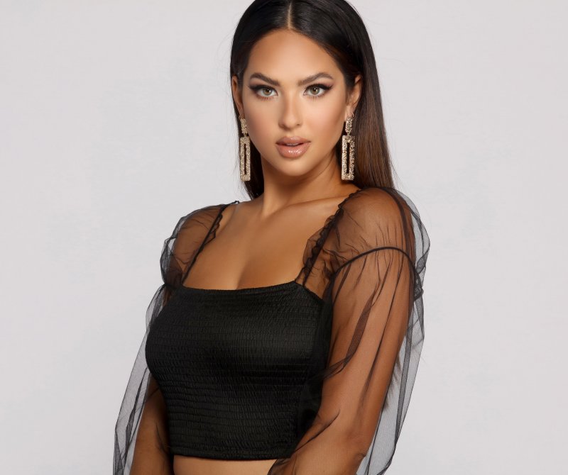 TableClothsUs Statement Stunner Smocked Puff Sleeve Crop Top